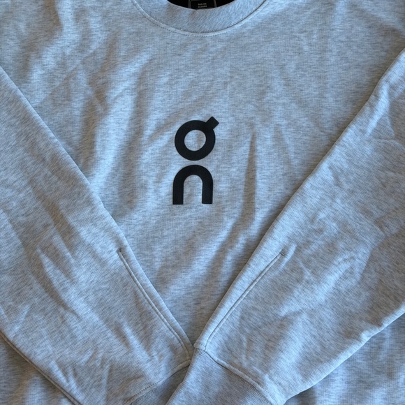 On Clouds Club Crew - Picture 5 of 8